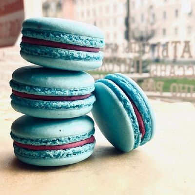 Макарон черная смородина в Блеск по цене 75