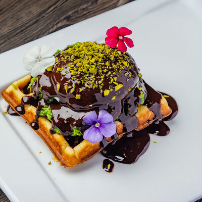 Дубай-вафли в Christian по цене 1160 ₽