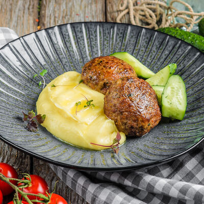 Котлеты от Петровны в Пряности & Радости на Московском по цене 510 ₽