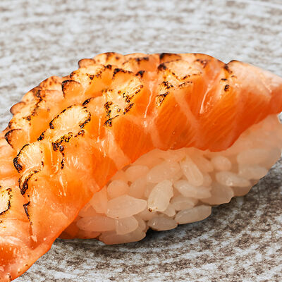 Суши Опаленный лосось в Mojo по цене 120