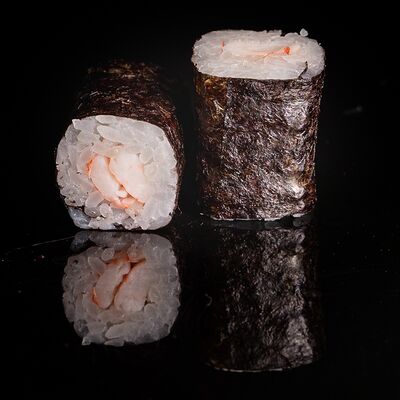 Хосомаки с тигровой креветкой в Sushiland по цене 379 ₽
