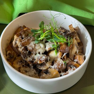 Шампиньоны гриль с пармезаном в Гастробар DOM по цене 460