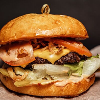 Чизбургер в Рога Лося по цене 370 ₽