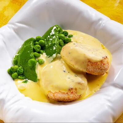 Крабовые котлеты с пюре из зеленого гороха в Хаос гастро особняк по цене 920 ₽