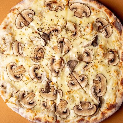 Пицца Грибная в Eedaa по цене 470 ₽