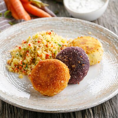 Овощные котлеты с кускусом и тартаром в Пряности & Радости на Васильевском по цене 390