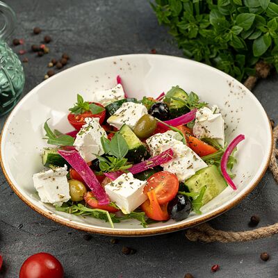 Салат Греческий в Сорренто по цене 475 ₽