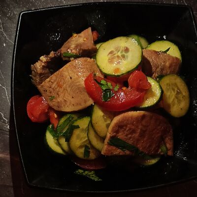 С языком в Оливье по цене 650 ₽