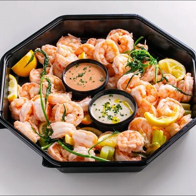 Королевские креветки с коктейльным и икорным соусами в Crevette по цене 5900 ₽