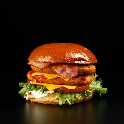 Двойной Чикенбургер в Гудмил по цене 770 ₽