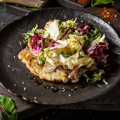 Зеленый салат с уткой по-пекински в Лапша и Утка по цене 750 ₽