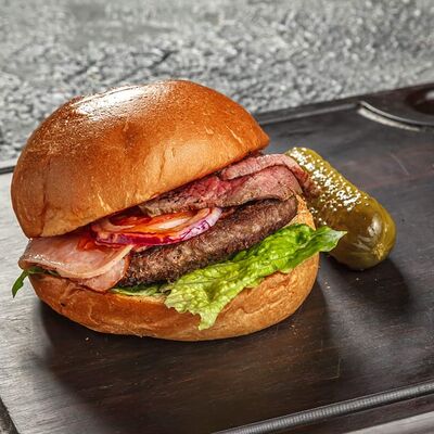 Бургер Мясника в Кухня По Соседству по цене 850 ₽