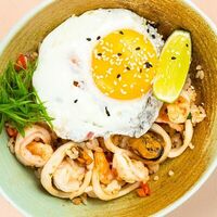 Гохан с морепродуктами в Рисовый кот