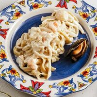 Тальятелле с морепродуктами в Crust