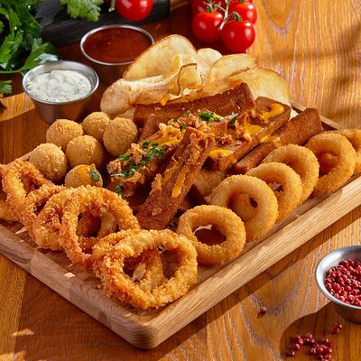 Ассорти пивных закусок в BBQ Beer Restaurant по цене 1565 ₽