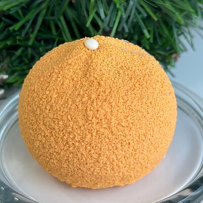 Муссовый десерт Мандарин с клубничной начинкойв Pokemania по цене 549 ₽