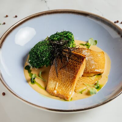 Копченое филе сига с брокколи в Мясо & Рыба по цене 990 ₽