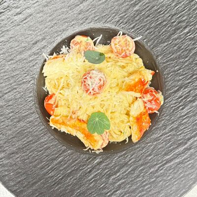 Спагетти с креветками и спаржей в томатном соусе в Западный сад ! по цене 1200 ₽