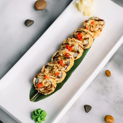 Теплый ролл с лососем в НА ЛУНЕ по цене 650 ₽