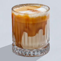 Карамельный раф на альтернативном в Vaffel Норвежские вафли, завтраки, кофе