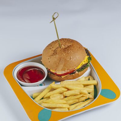 Бургер с говяжьей котлетой в NAVAT по цене 3500 ₸