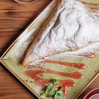 Пирожок с вишней и сыром маскарпоне в Лимончини по цене 450 ₽