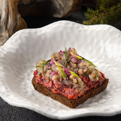 Сморреброд с селедкой, как из детства в Пилигрим по цене 440 ₽