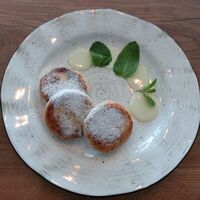 Сырники со сгущенкой в Coffee line