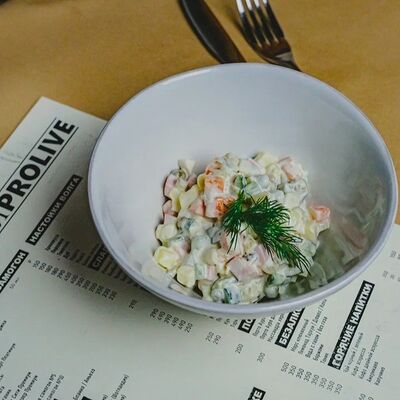 Оливье с вареной колбасой в Рюмочная Prolive по цене 370 ₽