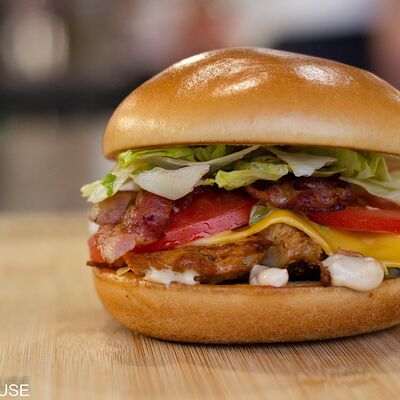 Бекон Бургер в Burger House по цене 400 ₽