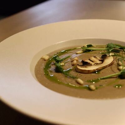 Крем-суп из белых грибов в Raison D’être по цене 390 ₽