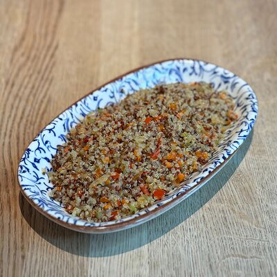 Киноа с овощамив DVOR гриль-бистро по цене 400 ₽