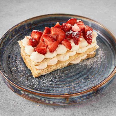 Мильфей с клубникой и заварным кремом в Склад 22 по цене 590