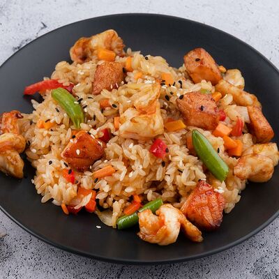 Рис с курицей в Суши Мастер по цене 229 ₽