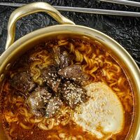 Рамён с говядиной в Goyo korean bbq