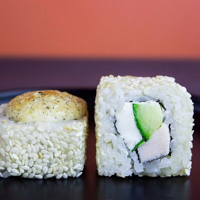 Снежный чикен в SushiShark по цене 369 ₽