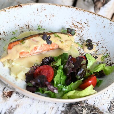 Стейк из кижуча с картофельным пюре в ФедяДичь по цене 1490 ₽