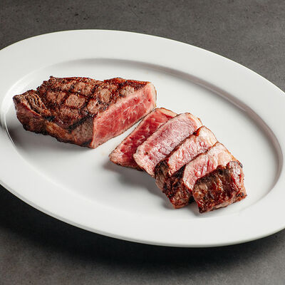 Нью-Йорк 300 в Red steak & wine по цене 2600 ₽