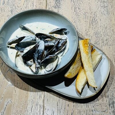 Мидии в сливочном соусе в Сквер по цене 750 ₽