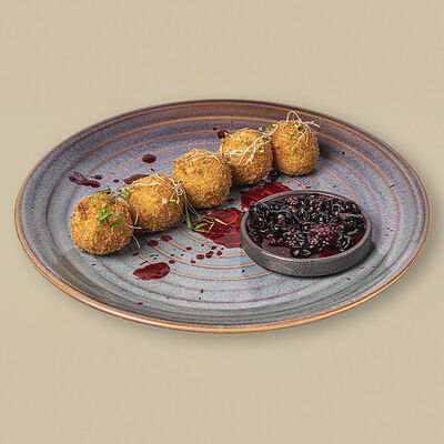 Сырные шарики с ягодным соусом в Любим сытно по цене 565 ₽