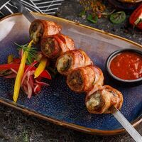 Мясные рулетики в беконе в Баклажан в ТЦ 