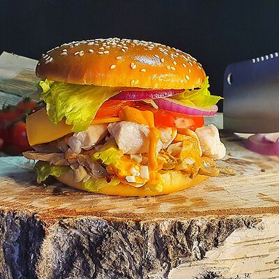 Бургер Цезарь в ПАПА БУРГЕР по цене 435 ₽