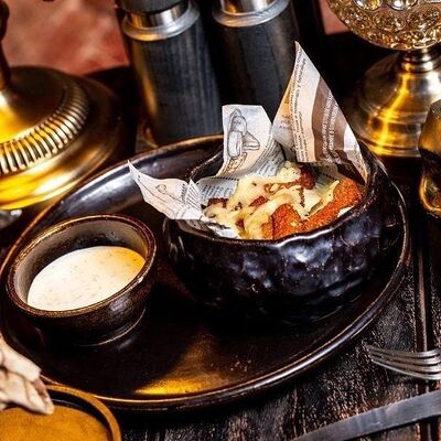 Гренки бородинские с чесночным соусомв Tangiers Lounge по цене 450 ₽