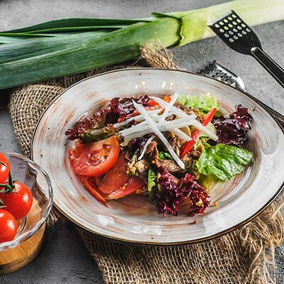 Салат теплый с говядиной в Maki Family по цене 479