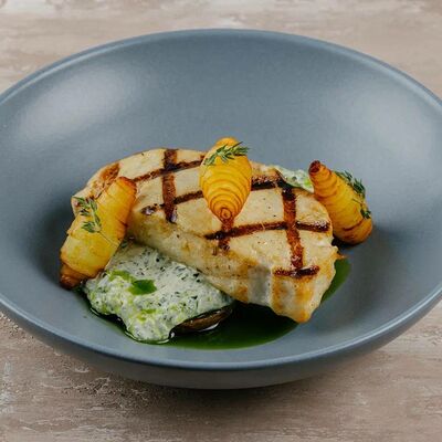 Масляная рыба с соусом из шпината в Мадьяр-Гриль по цене 1320 ₽