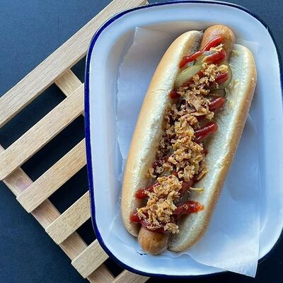 Хот-дог оригинальный в Бекки бар по цене 430 ₽