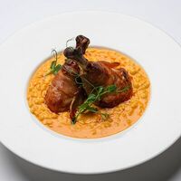 Куриная голень с птитимом в Bronze lion