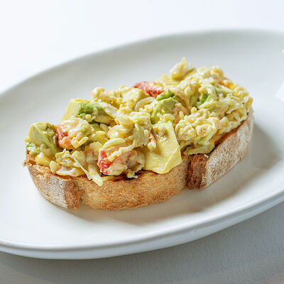 Тост с крабом и авокадов Рыба Мечты по цене 1100 ₽