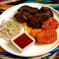 Казан-кебаб с картофелем в Чайхана Арафа