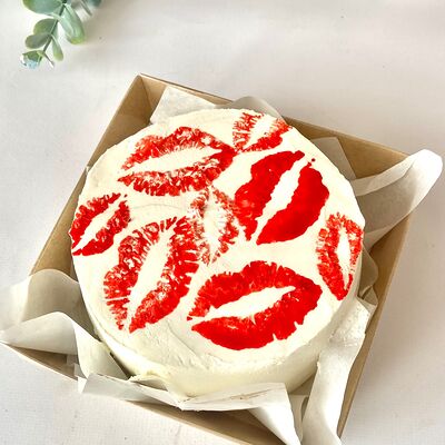 Бенто-торт Поцелуив Амрита по цене 1850 ₽